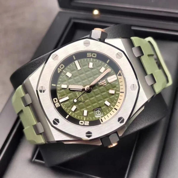 Royal Oak Offshore Diver's Watch Ref. 15720ST(AAAAA Version) - Image 2