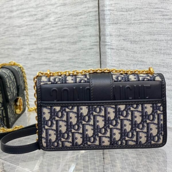 Dior 30 Montaigne East-West Bag with Chain - Image 4