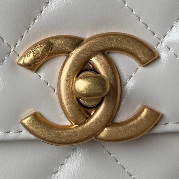 CHANEL SMALL FLAP - Image 6