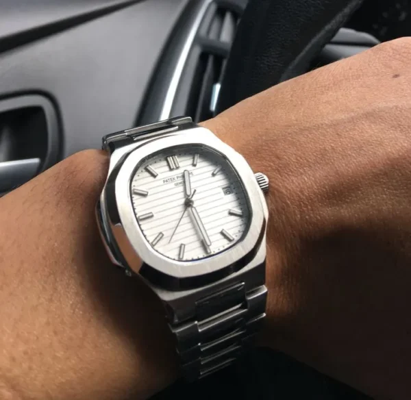7118/1A - Patek Philippe NAUTILUS - Image 2