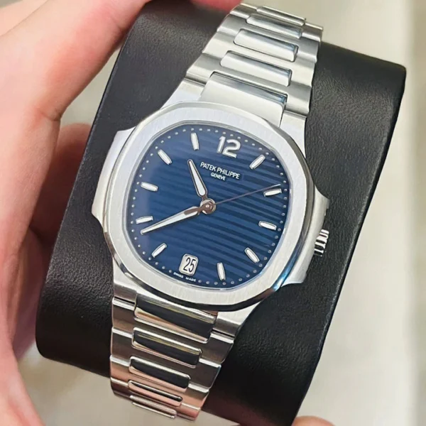 7118/1A-001 Patek Philippe- NAUTILUS-women - Image 2
