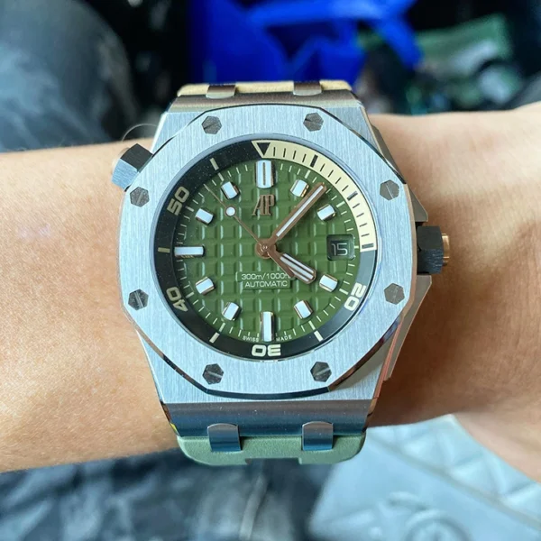 Royal Oak Offshore Diver's Watch Ref. 15720ST(AAAAA Version) - Image 4