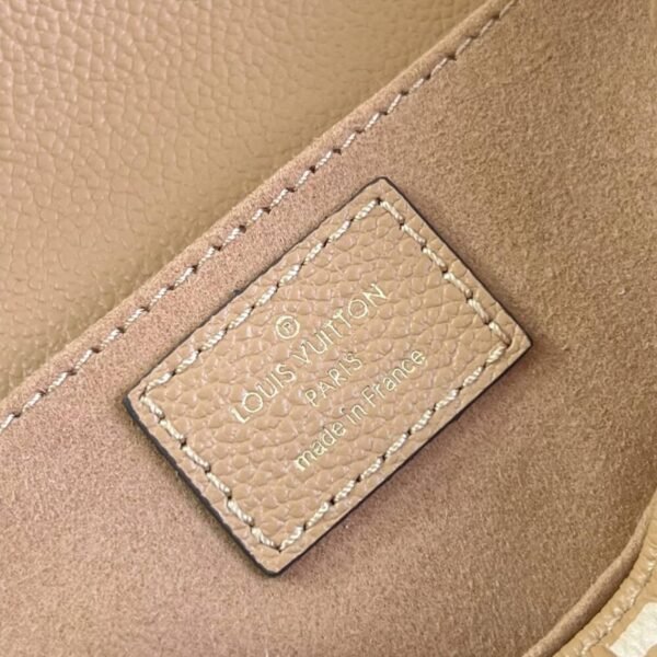 LV Pochette Metis East West - Image 7