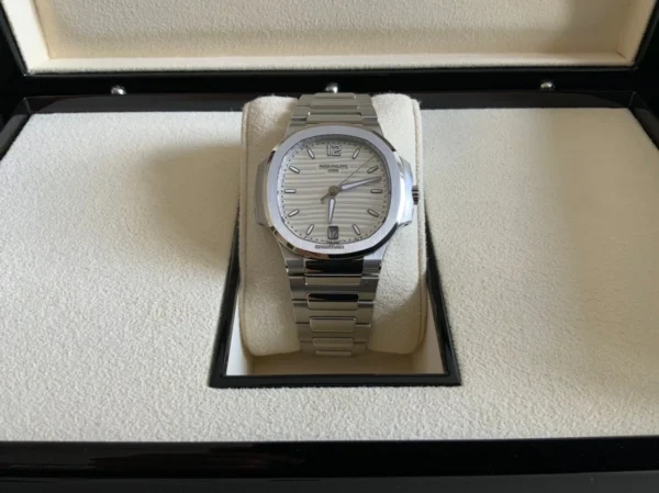 7118/1A - Patek Philippe NAUTILUS - Image 6