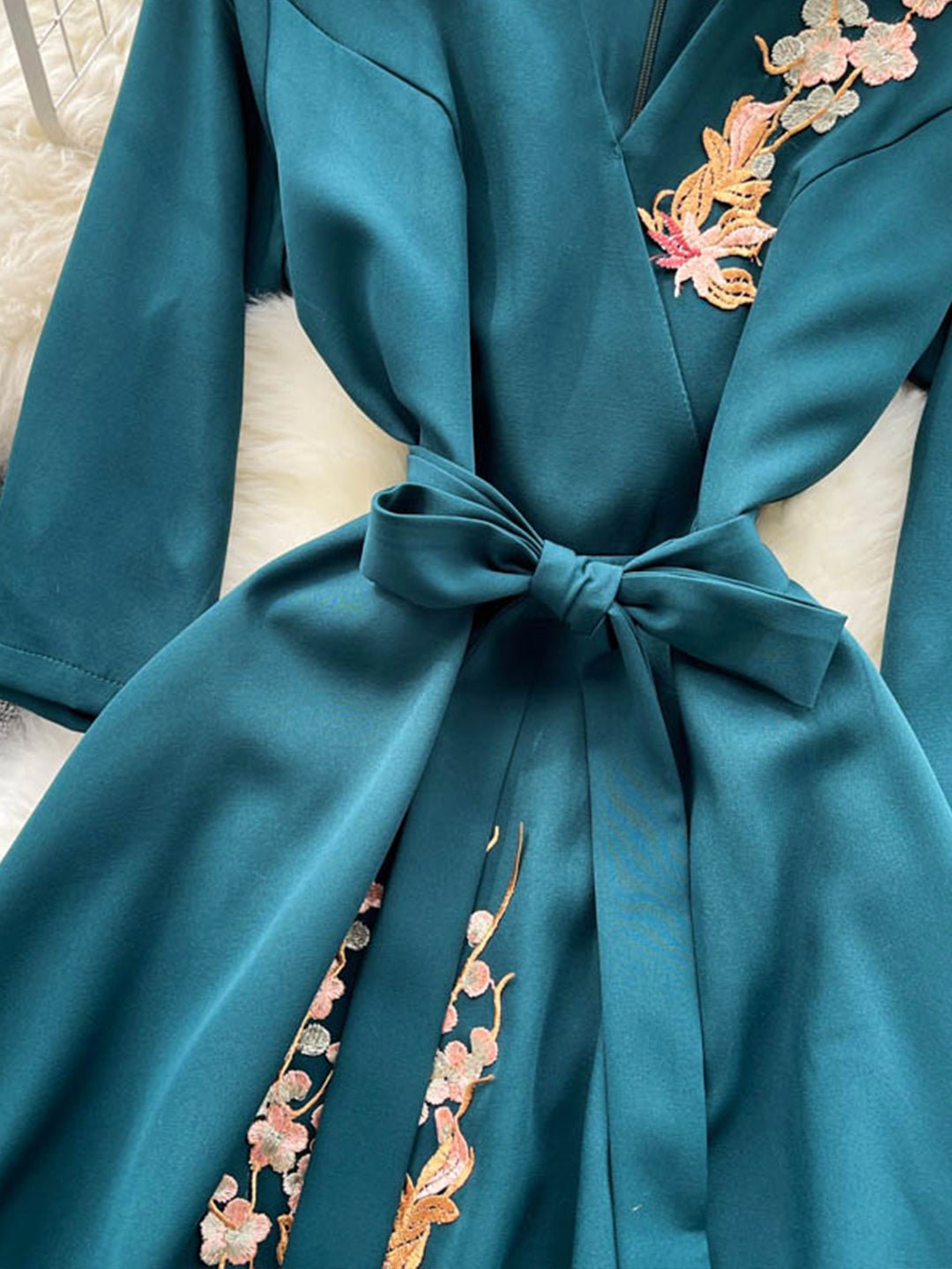 Cute V-Neck Long Sleeve Dress with Lace - Image 3