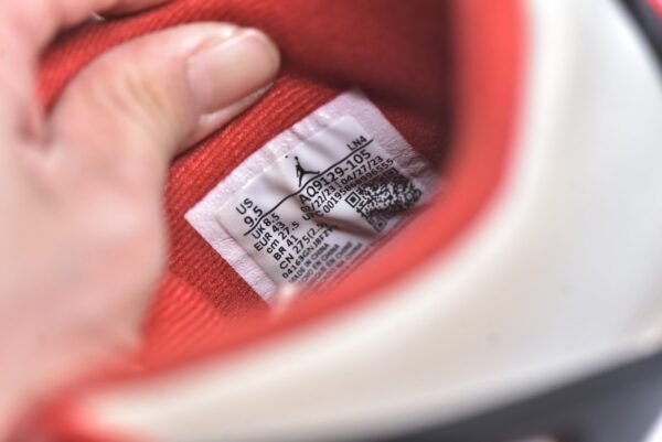 Air Jordan AJ4 Retro Oxidation makes old, white, black, red, fire breathing dragon    DC7770-106 - Image 17
