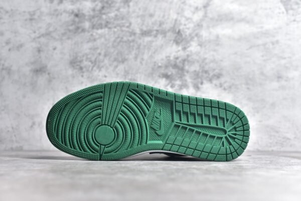 Jordan Air Jordan 1 low Pine Green    553558-301 - Image 6