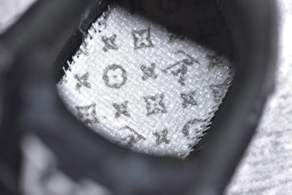 Louis Vuitton LV Trainer   1AC4ZB - Image 18