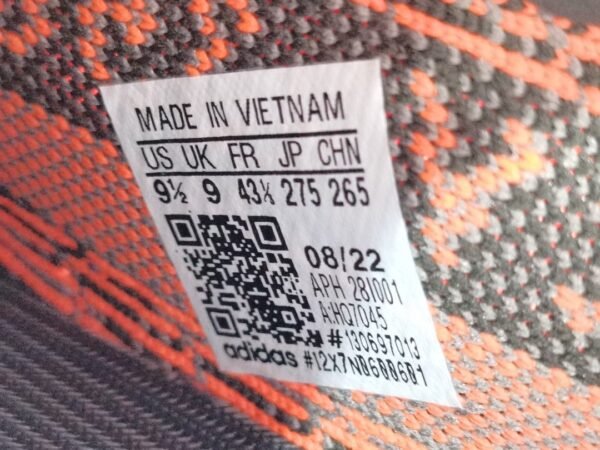Adidas originals Yeezy Boost 350 V2  Carbon Beluga ＂ HQ7045 - Image 17
