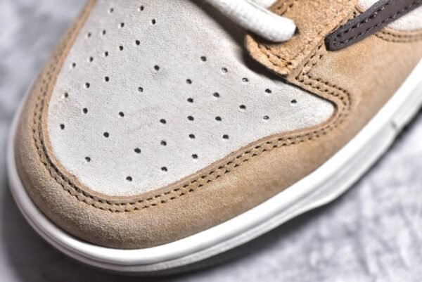 Travis Scott x Playstation x NK SB Dunk Low TS Three party joint inverted hook brown    CU1726-777 - Image 10