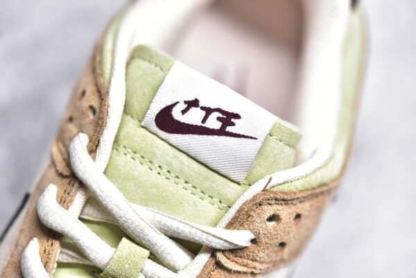 Travis Scott x Playstation x NK SB Dunk Low TS Three party joint inverted hook brown    CU1726-777 - Image 11