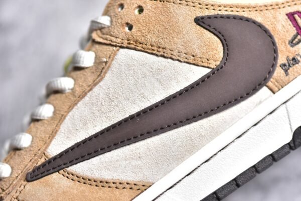 Travis Scott x Playstation x NK SB Dunk Low TS Three party joint inverted hook brown    CU1726-777 - Image 12