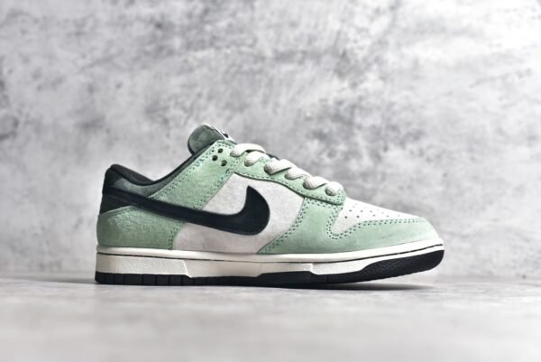 Travis Scott x Playstation x NK SB Dunk Low TS Three party joint hook green    CU1726-777 - Image 3
