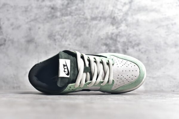 Travis Scott x Playstation x NK SB Dunk Low TS Three party joint hook green    CU1726-777 - Image 4