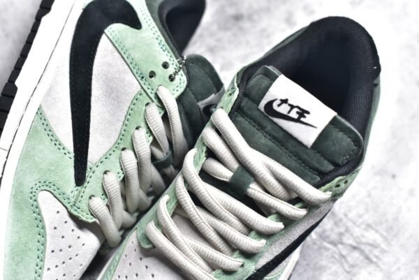 Travis Scott x Playstation x NK SB Dunk Low TS Three party joint hook green    CU1726-777 - Image 8