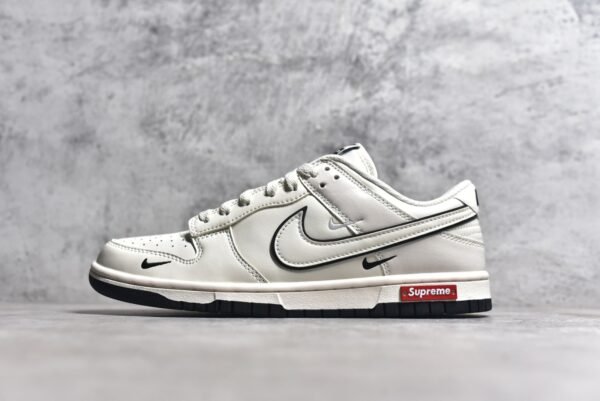 Nike Dunk Low Supreme Collaboration - Mi Hei Xiao Hei Gou    DJ2024-006