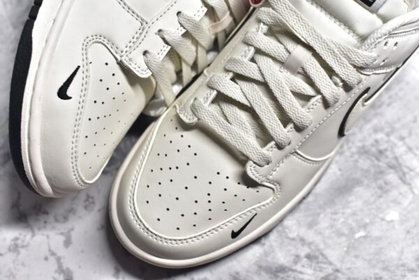 Nike Dunk Low Supreme Collaboration - Mi Hei Xiao Hei Gou    DJ2024-006 - Image 8