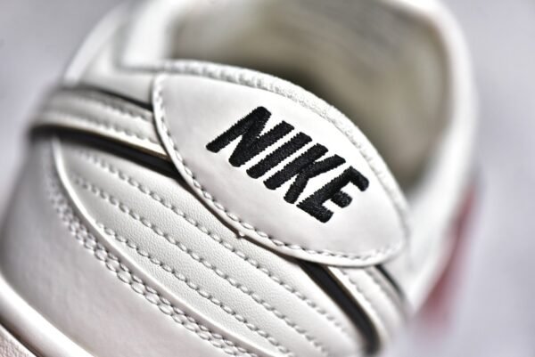 Nike Dunk Low Supreme Collaboration - Mi Hei Xiao Hei Gou    DJ2024-006 - Image 13