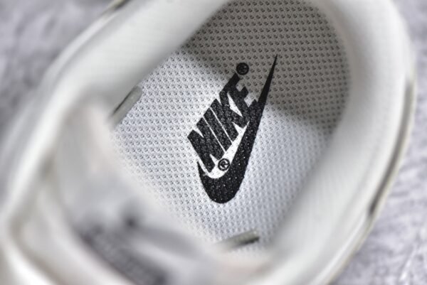Nike Dunk Low Supreme Collaboration - Mi Hei Xiao Hei Gou    DJ2024-006 - Image 15
