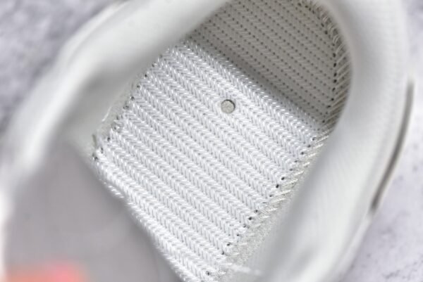 Nike Dunk Low Supreme Collaboration - Mi Hei Xiao Hei Gou    DJ2024-006 - Image 18