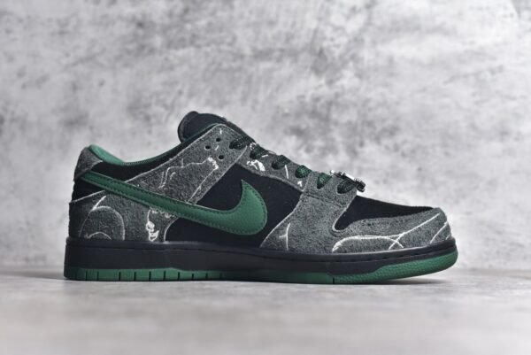 There Skateboards x Nike Dunk Low Graffiti art style collaboration    HF7743-001 - Image 3