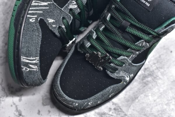 There Skateboards x Nike Dunk Low Graffiti art style collaboration    HF7743-001 - Image 8