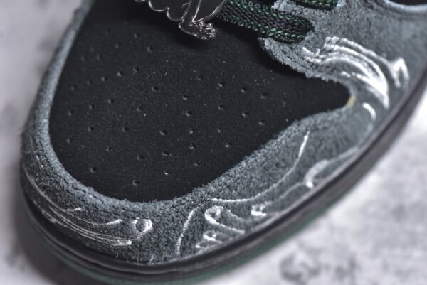 There Skateboards x Nike Dunk Low Graffiti art style collaboration    HF7743-001 - Image 10