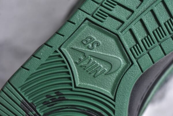 There Skateboards x Nike Dunk Low Graffiti art style collaboration    HF7743-001 - Image 14