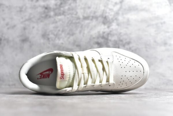Nike Dunk Low x Supreme Mi Bai Double Hook    BB8675-104 - Image 4