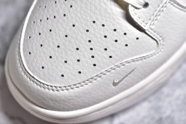 Nike Dunk Low x Supreme Mi Bai Double Hook    BB8675-104 - Image 10