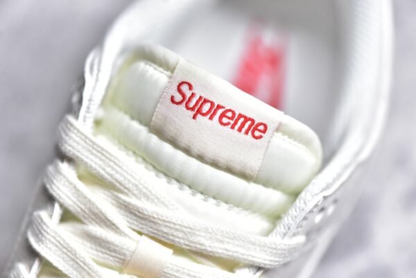 Nike Dunk Low x Supreme Mi Bai Double Hook    BB8675-104 - Image 11