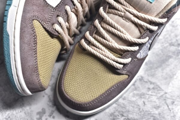 Nike Dunk SB Low "Big Money Savings"    FZ3129-200 - Image 8