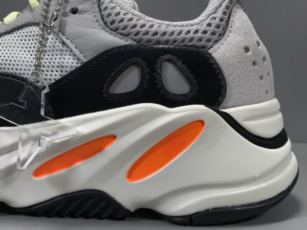 Adidas Yeezy 700 Wave    B75571 - Image 12