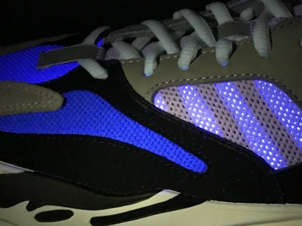 Adidas Yeezy 700 Wave    B75571 - Image 5