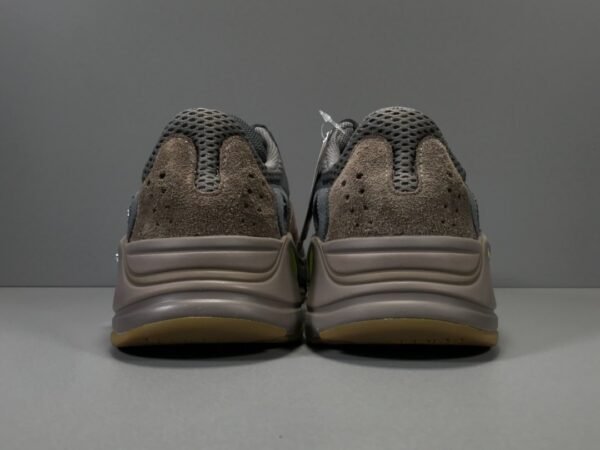 Adidas Yeezy 700 MAUVE    EE9614 - Image 5