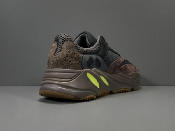 Adidas Yeezy 700 MAUVE    EE9614 - Image 7