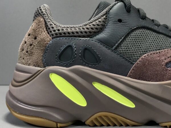 Adidas Yeezy 700 MAUVE    EE9614 - Image 20