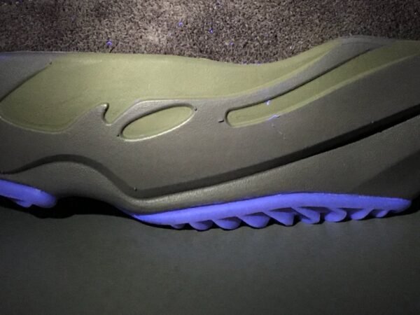Adidas Yeezy 700 MAUVE    EE9614 - Image 11