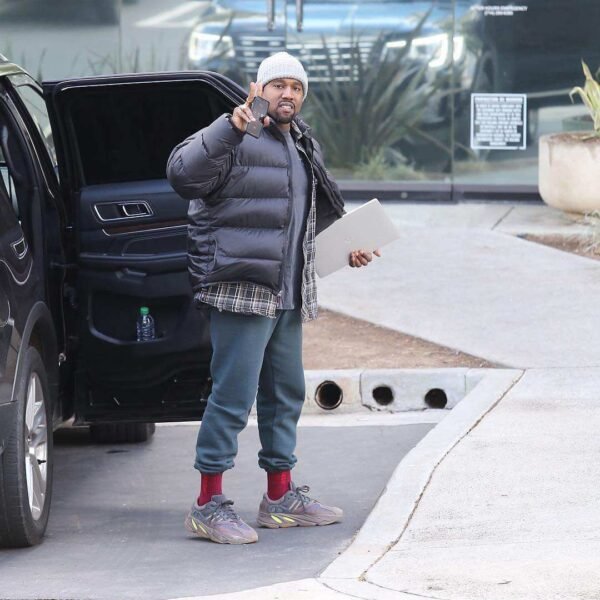 Adidas Yeezy 700 MAUVE    EE9614 - Image 29