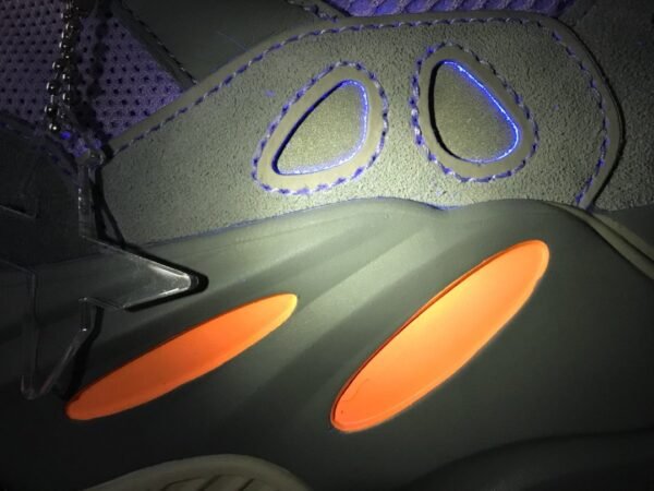 Adidas Yeezy 700 INERTI     EG7597 - Image 15