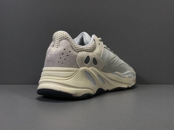 Adidas Yeezy 700 ANALOG   EG7596 - Image 7