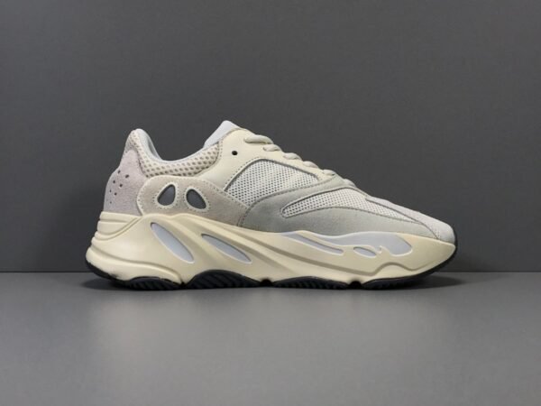 Adidas Yeezy 700 ANALOG   EG7596 - Image 8