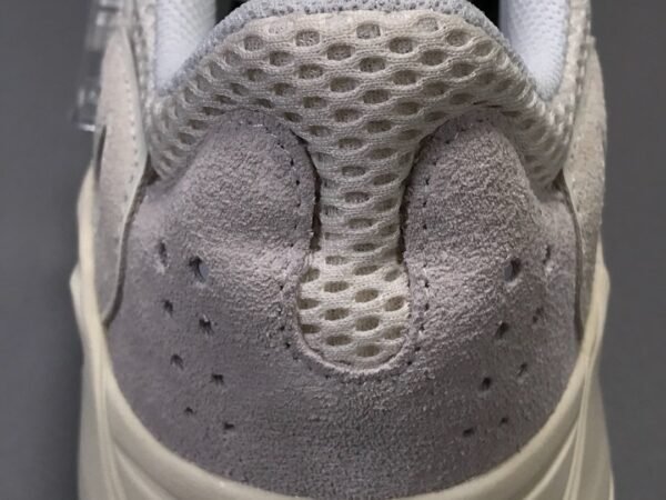 Adidas Yeezy 700 ANALOG   EG7596 - Image 22