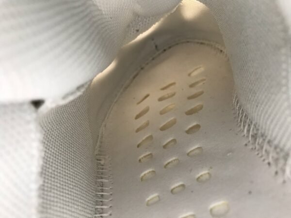 Adidas Yeezy 700 ANALOG   EG7596 - Image 24