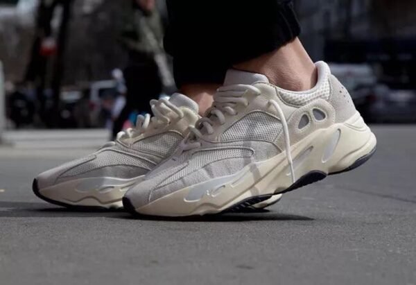 Adidas Yeezy 700 ANALOG   EG7596 - Image 30