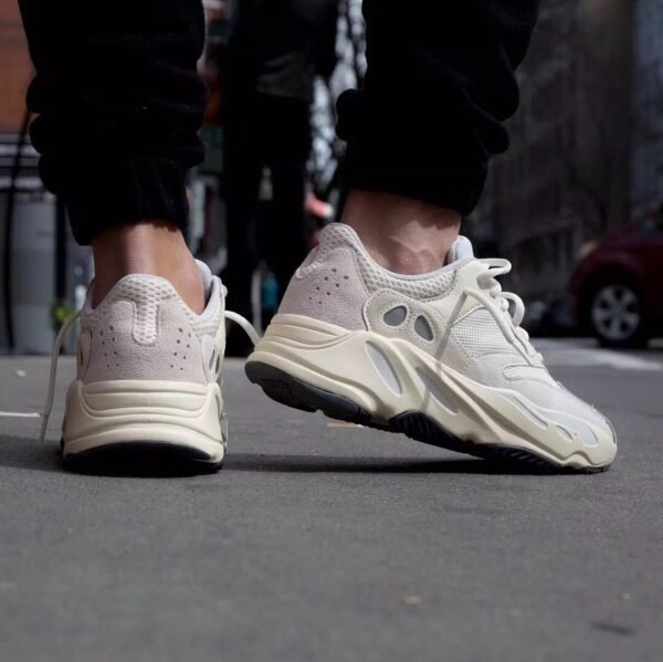 Adidas Yeezy 700 ANALOG   EG7596 - Image 31