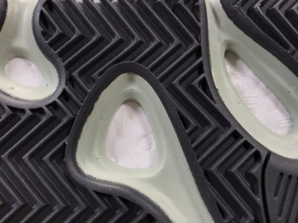 Adidas Yeezy 700 SALT    EG7487 - Image 25