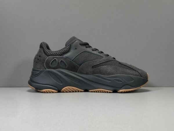 Adidas Yeezy 700 UTIBLK   FV5304 - Image 3