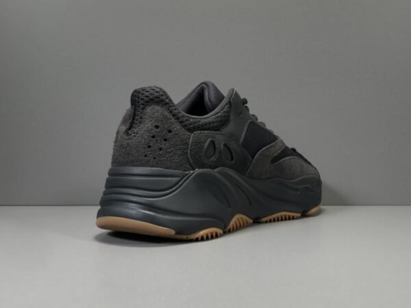 Adidas Yeezy 700 UTIBLK   FV5304 - Image 8
