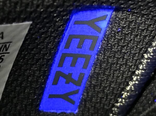 Adidas Yeezy 700 UTIBLK   FV5304 - Image 14
